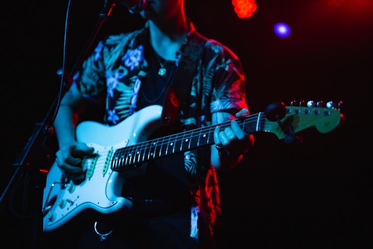 free-metal-guitar-lessons