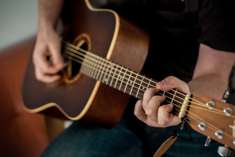 Fun-songs-to-play-on-guitar