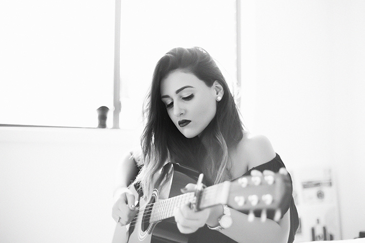 play-online-guitar