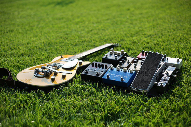 how-to-learn-guitar-on-phone